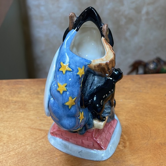 Halloween Witching-Time Bunnykins Royal Doulton Toby Jug Figurine - Picture 12 of 12